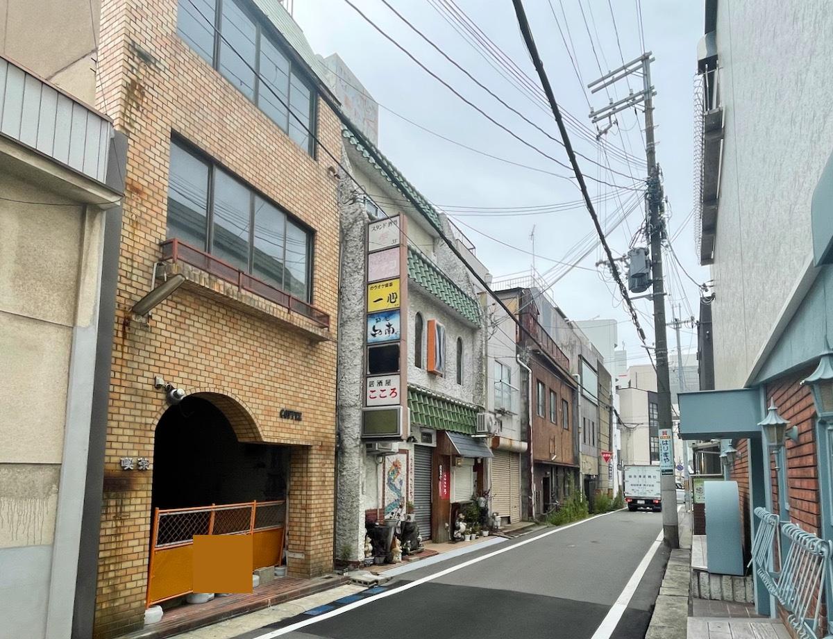 加古川市加古川町寺家町の売買物件/通りの中で目を惹かれる外観
