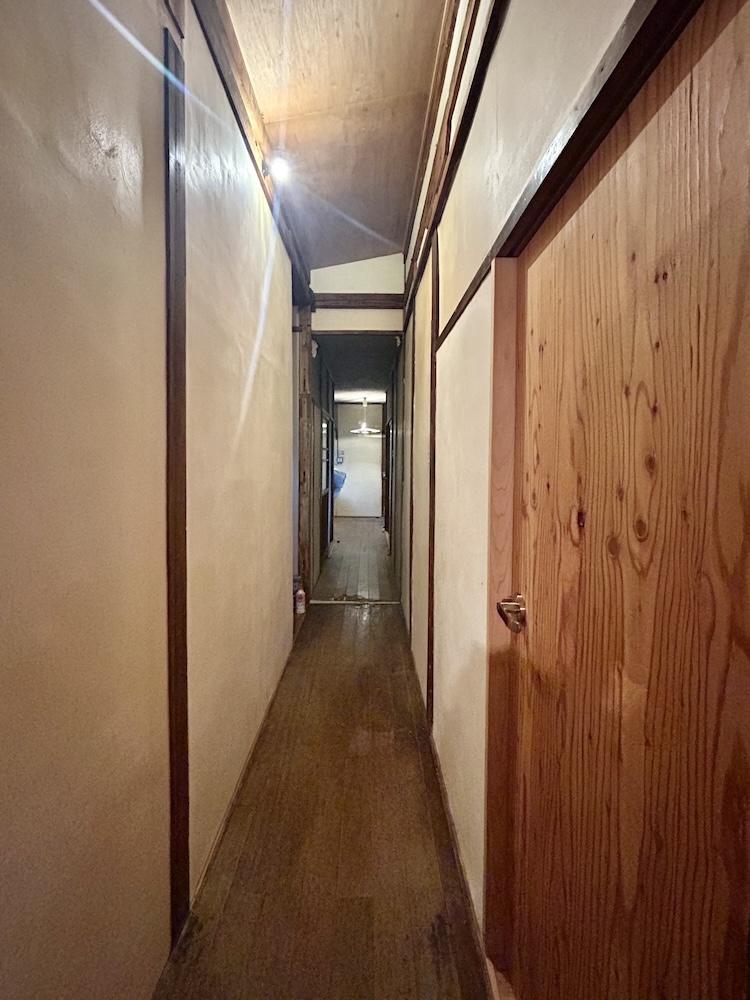神戸市兵庫区梅元町の賃貸物件/ながーーーい廊下