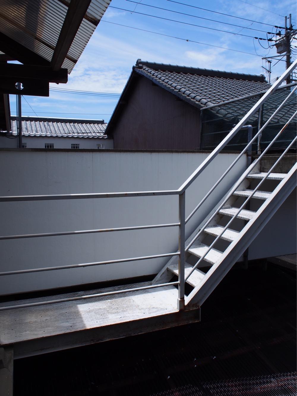 たつの市龍野町大手の売買物件/駐車場の上にのぼる階段