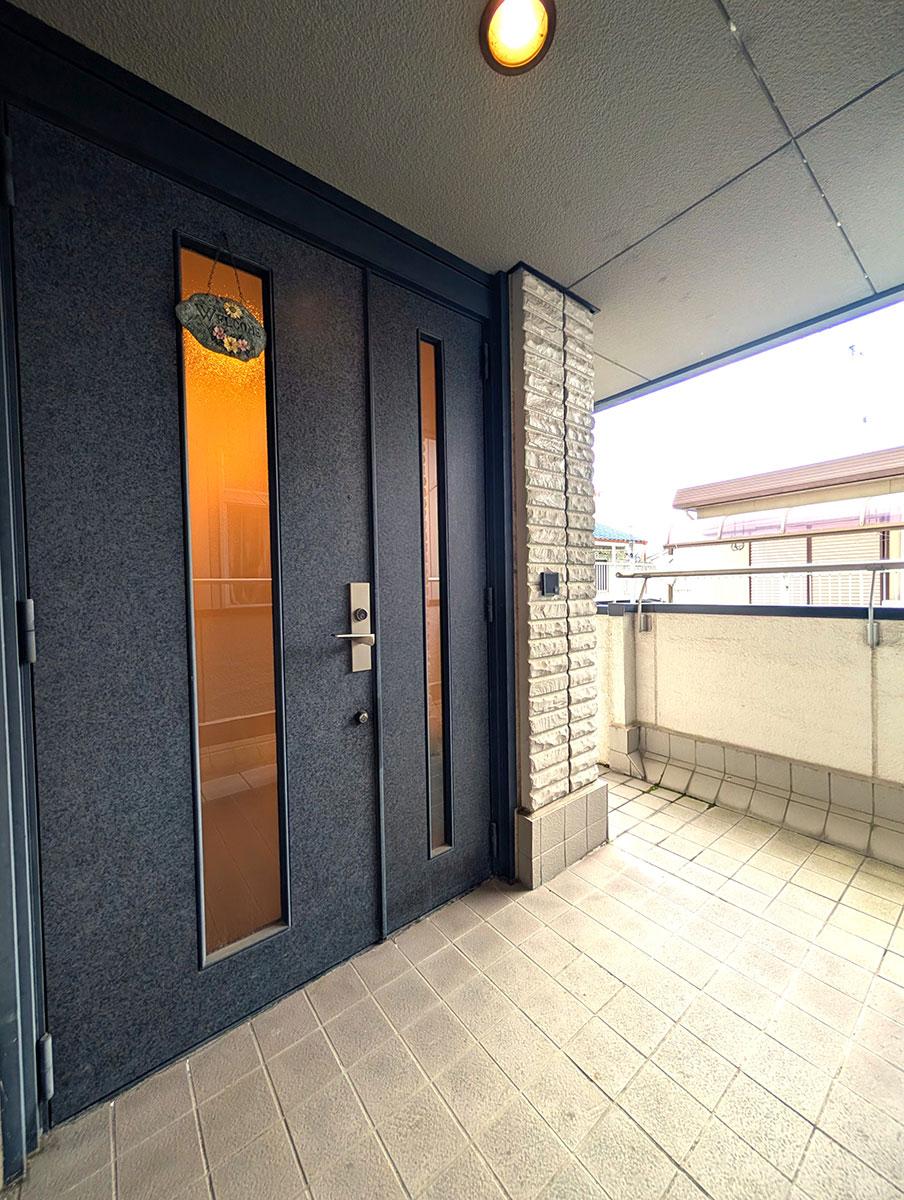 丹波篠山市北新町の売買物件/2F玄関のエントランス