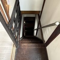 神戸市中央区山本通の賃貸物件/店舗と住居をつなぐ階段。
