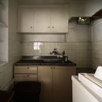 神戸市中央区山本通の賃貸物件/カウンターの奥にはキッチン。