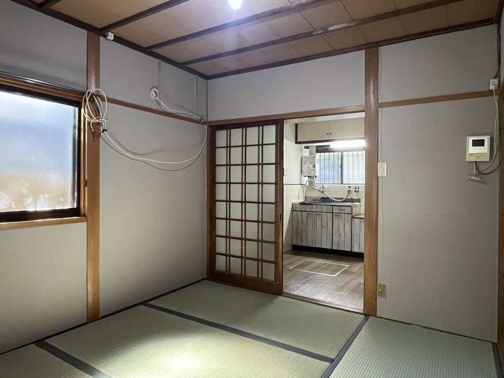 神戸市灘区薬師通の賃貸物件/このコンパクトさが落ち着く四畳半の和室。