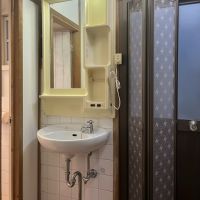 神戸市灘区薬師通の賃貸物件/トイレを出てすぐの手洗い場。