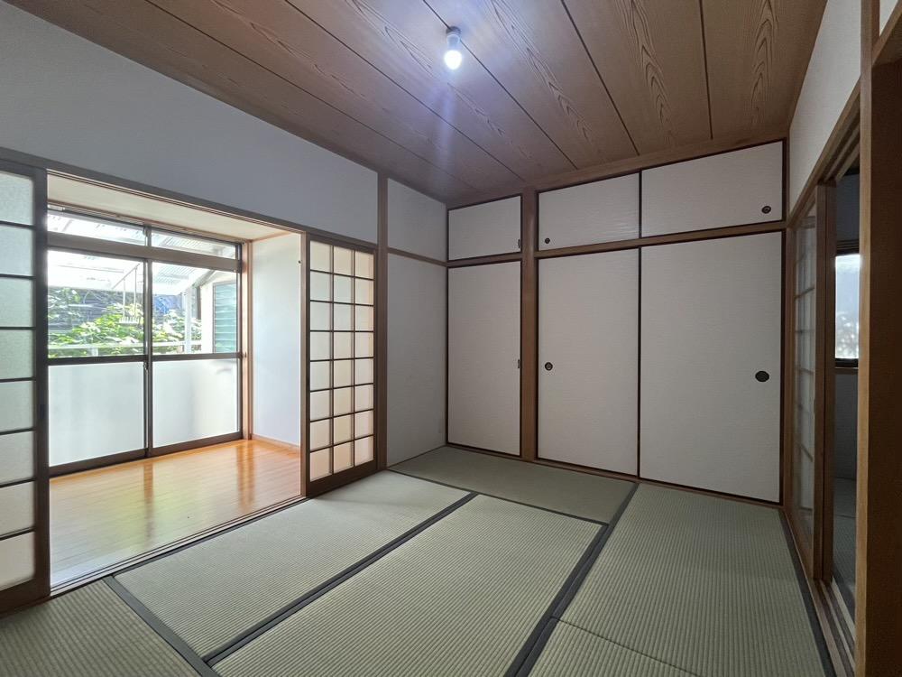 神戸市灘区薬師通の賃貸物件/南側の和室。おそらくこちらを寝室に。