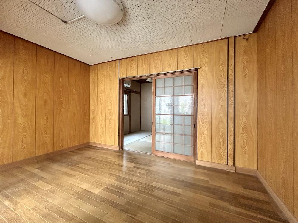 神戸市兵庫区千鳥町の賃貸物件/広々とした板の間一室