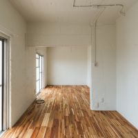 神戸市東灘区森北町の賃貸物件/コンクリート躯体や配管がムキ出しの内装