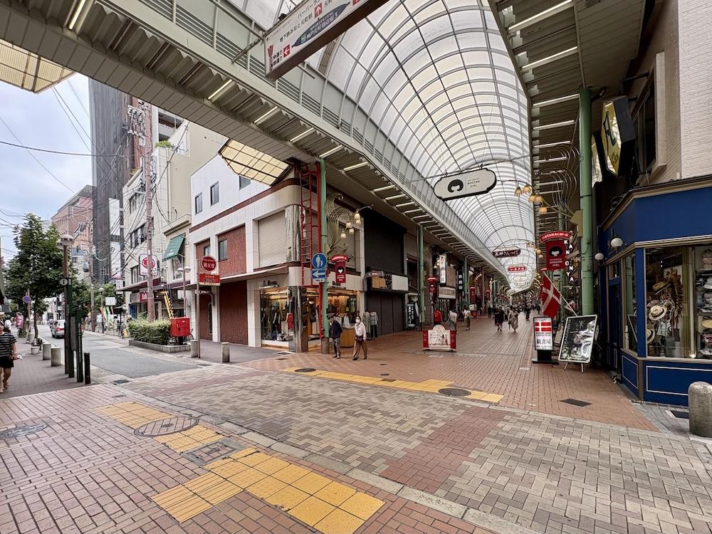 神戸市中央区元町通の賃貸物件/人の流れが絶えない、元町商店街の一角（既存店舗は解体・建替）。