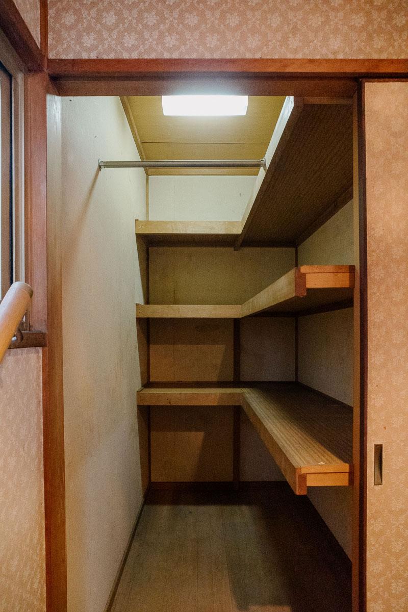 神戸市灘区鶴甲の売買物件/2階の収納