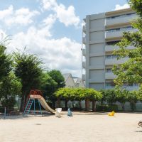 宝塚市旭町の売買物件/マンション隣には公園もあります
