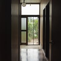 三田市末の売買物件/母屋のレトロな玄関