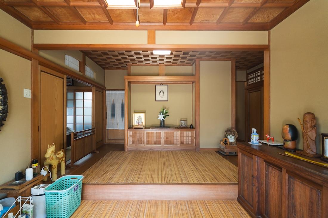 神戸市須磨区高倉台の売買物件/昔ながらの日本家屋らしい玄関は圧倒されます