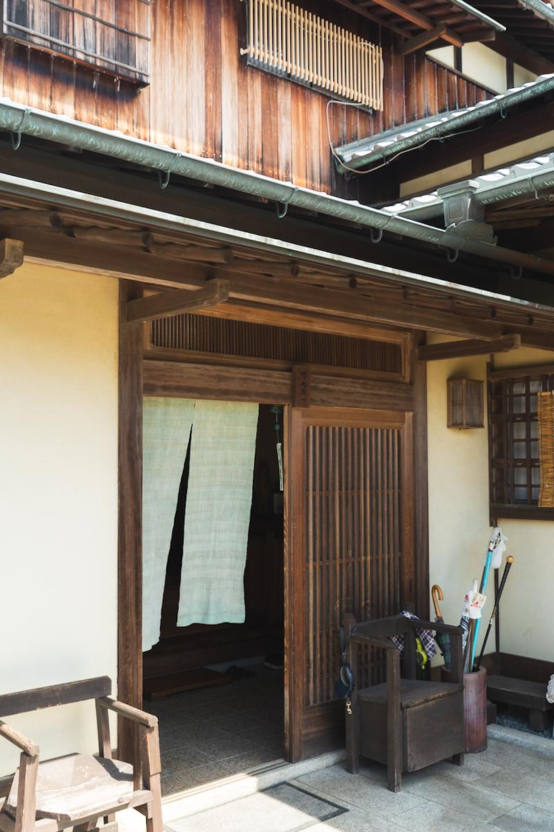 神戸市須磨区高倉台の売買物件/木の板張りの外壁も渋いです