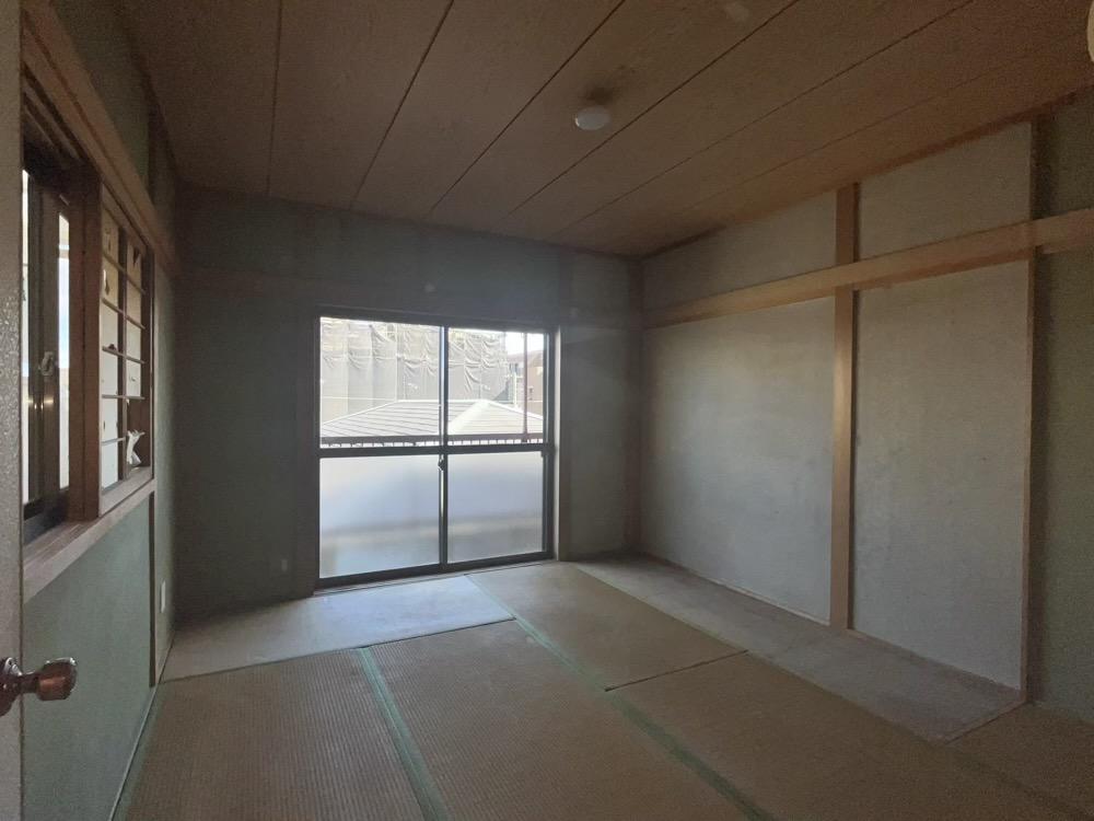 神戸市灘区五毛通の売買物件/2階の南側の和室。