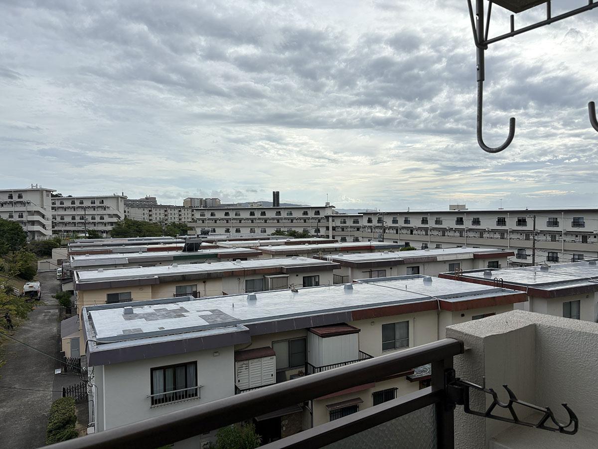 明石市松が丘の売買物件/バルコニーからは抜けた風景