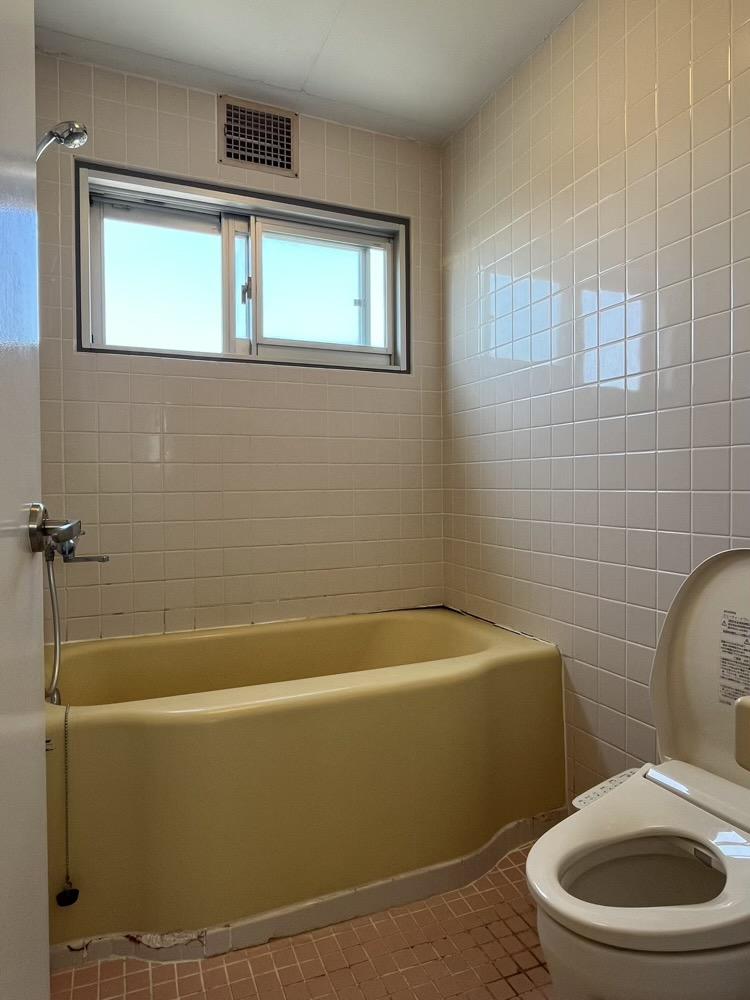 神戸市中央区北野町の賃貸物件/風呂、トイレは一体型。