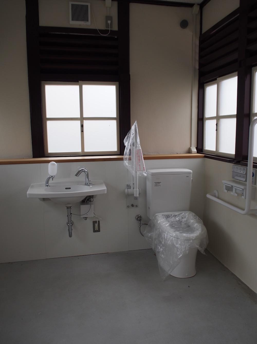 宍粟市山崎町の賃貸物件/共用トイレ