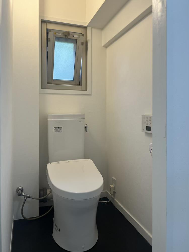 神戸市東灘区渦森台の賃貸物件/トイレも新しい。