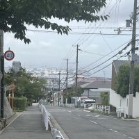 神戸市東灘区渦森台の賃貸物件/坂の下には神戸の街並み。ここまで上ってきたぶん、街の喧騒から少し離れます。