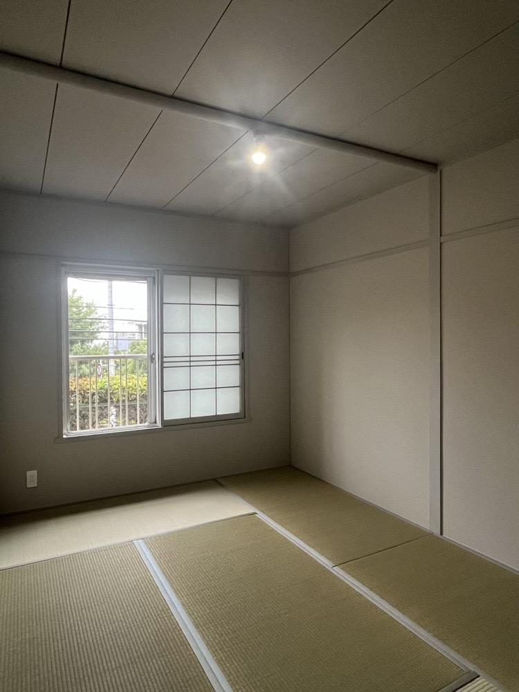 神戸市東灘区渦森台の賃貸物件/和室。モノトーンの空間の中に畳があるのも、なんだか落ち着きます。