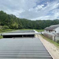 姫路市夢前町芦田の売買物件/倉庫の上に太陽光パネルを発見しました。