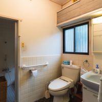 西宮市苦楽園二番町の売買物件/トイレと洗面、脱衣所は一体となります