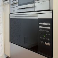 神戸市東灘区岡本の賃貸物件/こちらは組み込み式のオーブンレンジ。食洗機と同じく性能保証はありません。