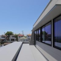 神戸市垂水区舞子坂の売買物件/空と海がぐっと近くなるルーフバルコニー。ここで椅子を出して過ごしたい。