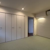 神戸市中央区北野町の賃貸物件/北側の洋室