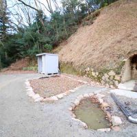 神戸市北区有馬町の賃貸物件/趣のある煉瓦造の横井戸に小さな池も