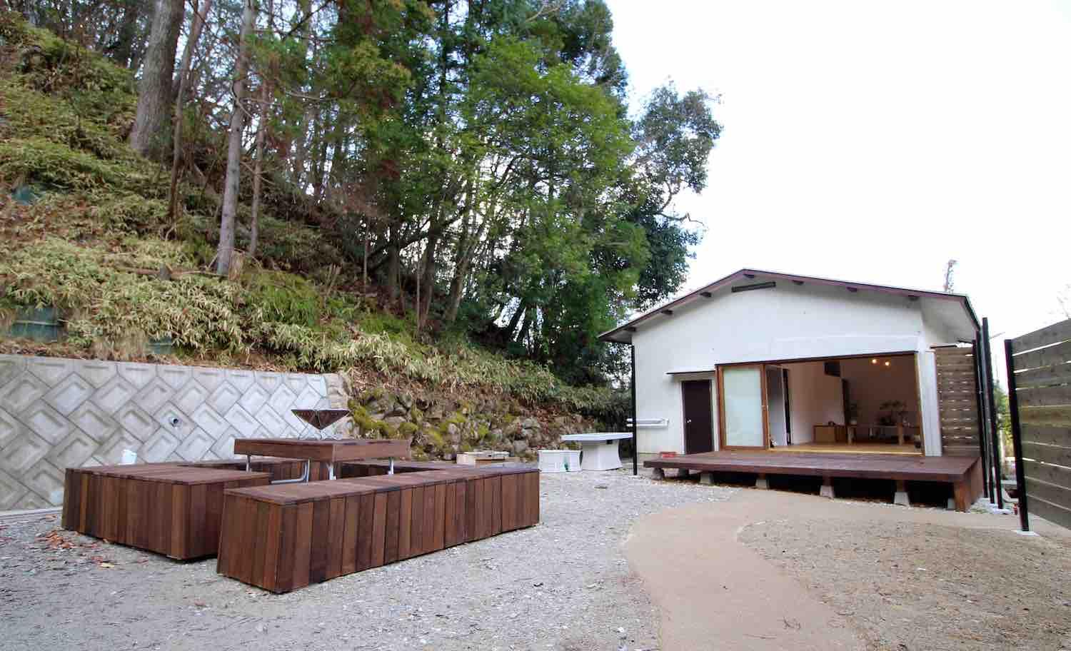 神戸市北区有馬町の賃貸物件/庭にはBBQや食事ができるテラス席まで