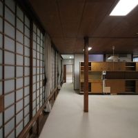 宝塚市野上の売買物件/端から端まで障子が並ぶ
