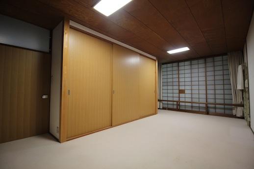 宝塚市野上の売買物件/西側の寝室はカーペット張り