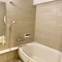 芦屋市東芦屋町の賃貸物件/広々ユニットバスは快適そのもの