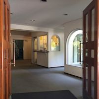 芦屋市東芦屋町の賃貸物件/洋館のような共用エントランス