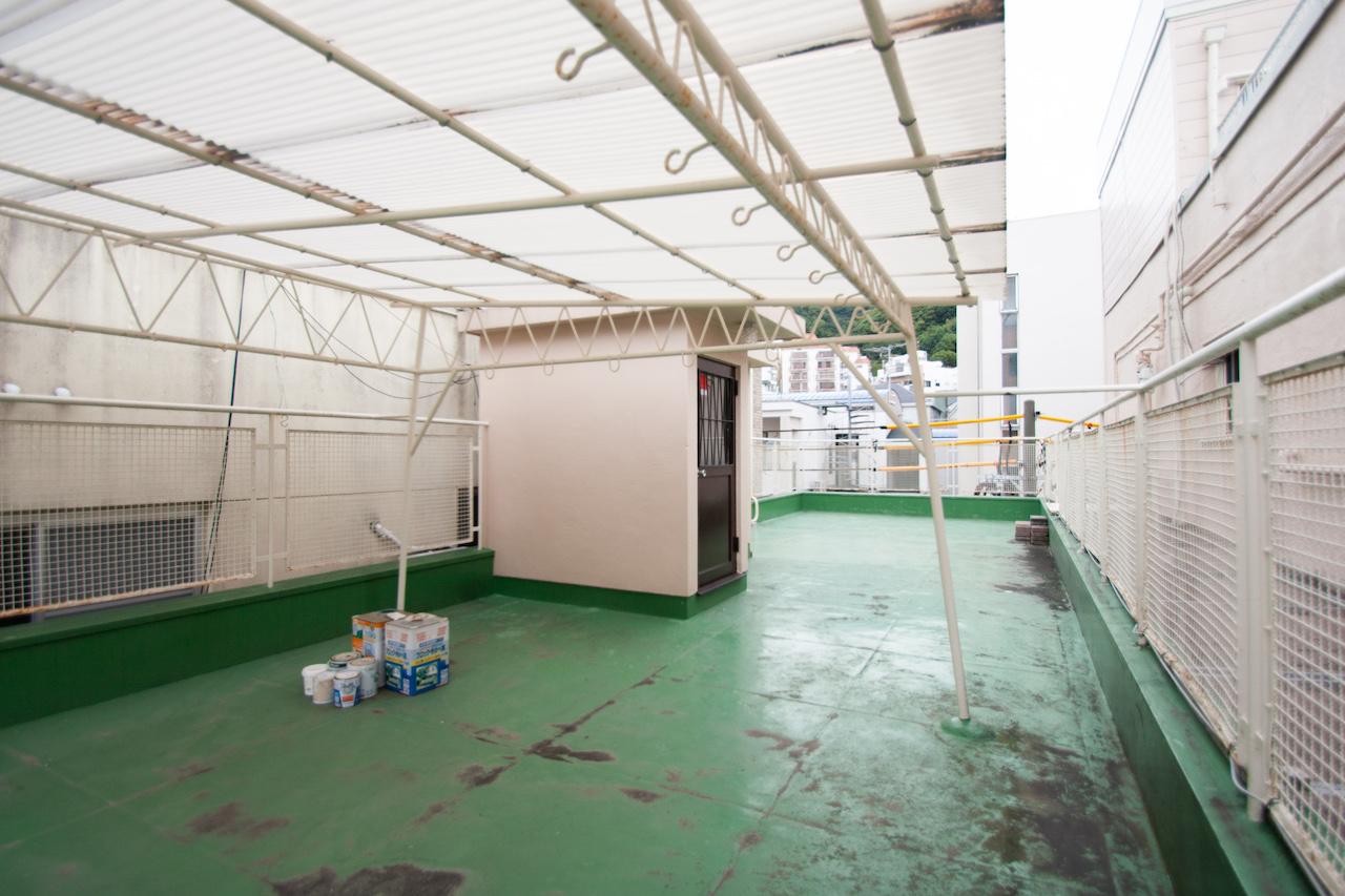 神戸市中央区山本通の賃貸物件/屋上には屋根がついているスペースも