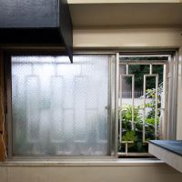 神戸市中央区山本通の賃貸物件/花壇の緑がちらり