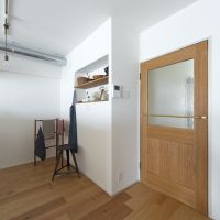 神戸市垂水区塩屋町の賃貸物件/お気に入りの食器を置きたい棚に、レトロな木製ドア