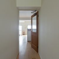 神戸市垂水区塩屋町の賃貸物件/廊下からリビングを望む