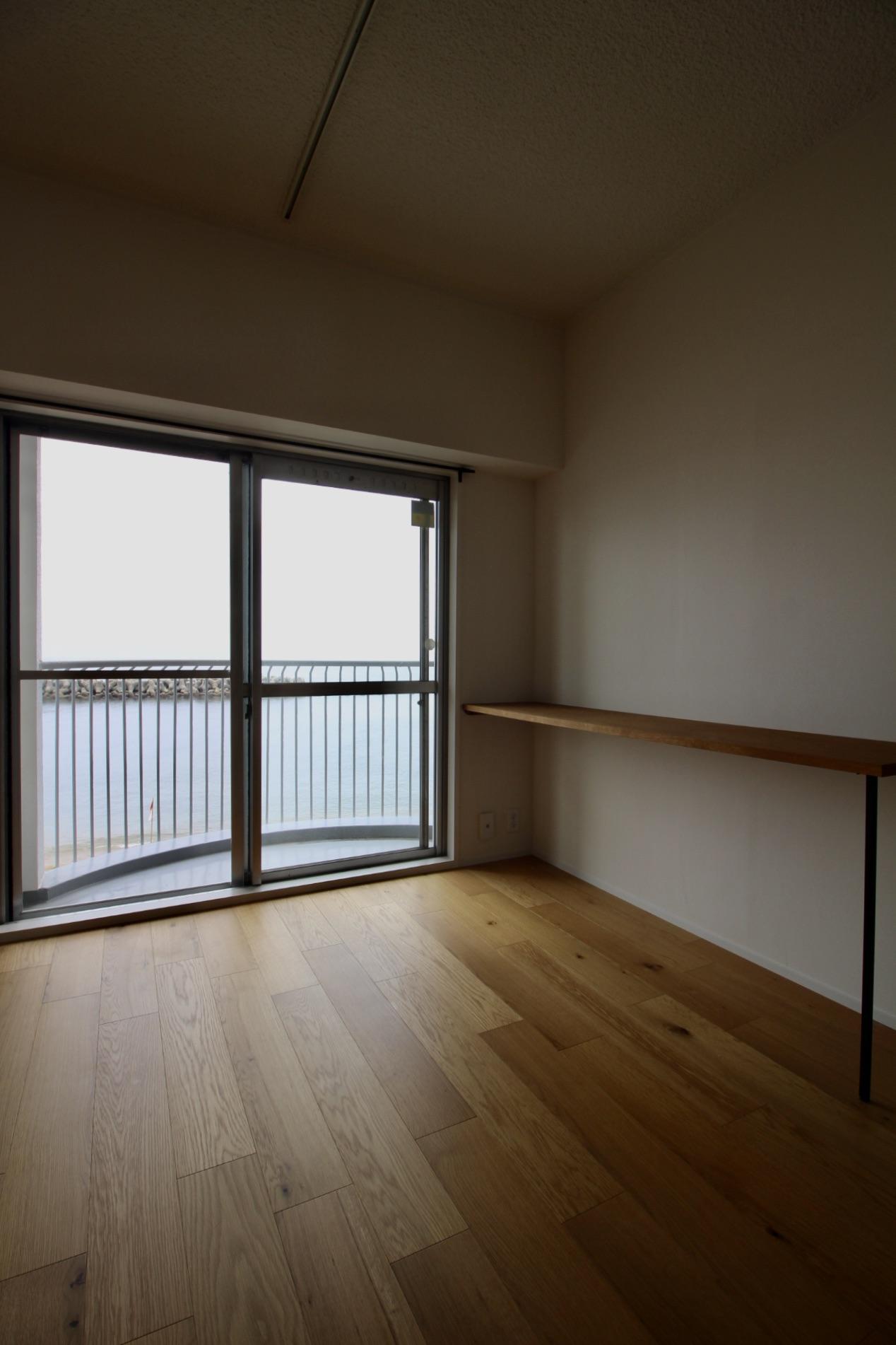 神戸市垂水区塩屋町の賃貸物件/海を見ながらデスクワークなんて理想的