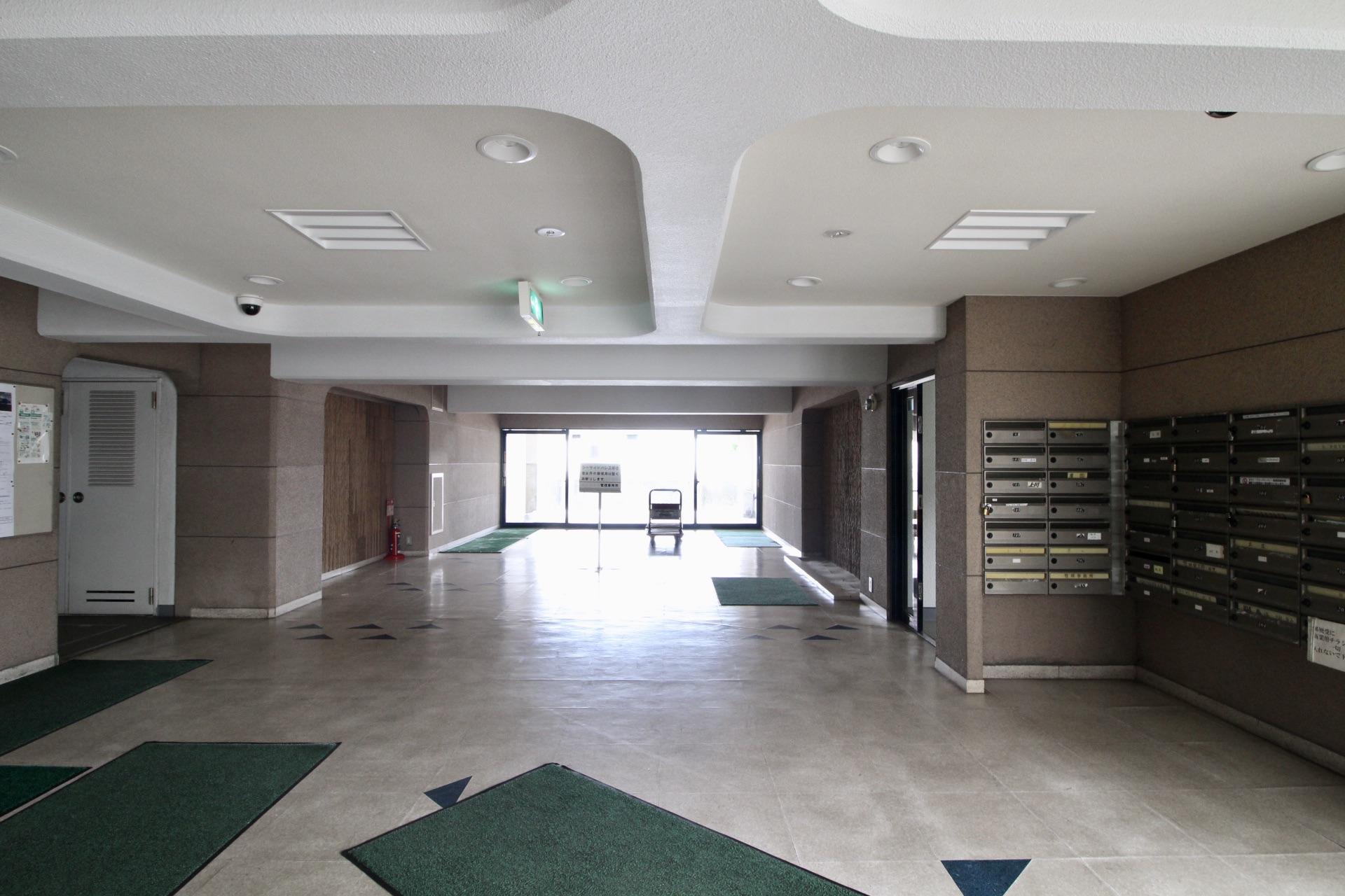 神戸市垂水区塩屋町の賃貸物件/エントランスを抜けるとビーチへと繋がります