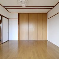 神戸市灘区赤松町の売買物件/シンプルな洋室は、使い方も自由に。