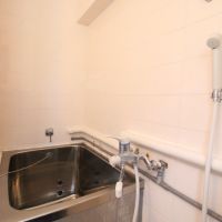 神戸市灘区赤松町の売買物件/このステンレスの浴槽が、なんとも懐かしい。