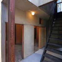 京都市中京区三条通神泉苑西入今新在家西町の賃貸物件/2階への鉄階段はそのまま利用