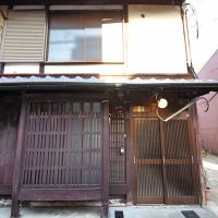京都市中京区三条通神泉苑西入今新在家西町の賃貸物件/前面の町家棟、店舗が決まればサッシ部分が取り除かれます