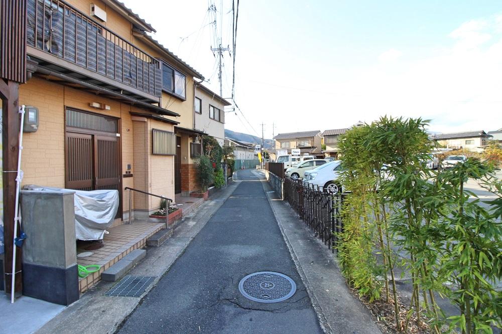 京都市西京区嵐山東一川町の売買物件/正面に見えるのが駅