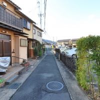 京都市西京区嵐山東一川町の売買物件/正面に見えるのが駅