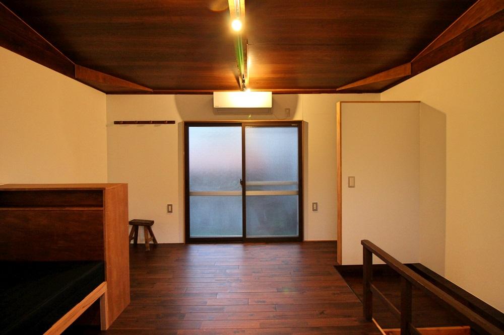 京都市上京区下長者町通土屋町西入二本松町の売買物件/窓の両サイドは収納スペースとして（写真は前回募集時のもの）