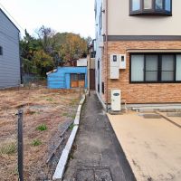 京都市上京区下長者町通土屋町西入二本松町の売買物件/下長者町通からこの細い通路を入ります。左側の空き地は、現在マンションの敷地になってます（写真は前回募集時のもの）