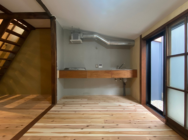 京都市東山区五条橋東4丁目の賃貸物件/キッチンはスタイリッシュなデザインです